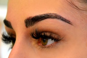 Microblading_und_Wimpern_v1