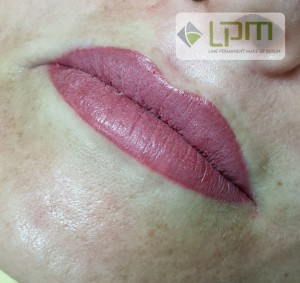 Permanent Makeup Lippenmodellierung direkt nach der Behandlung Berlin